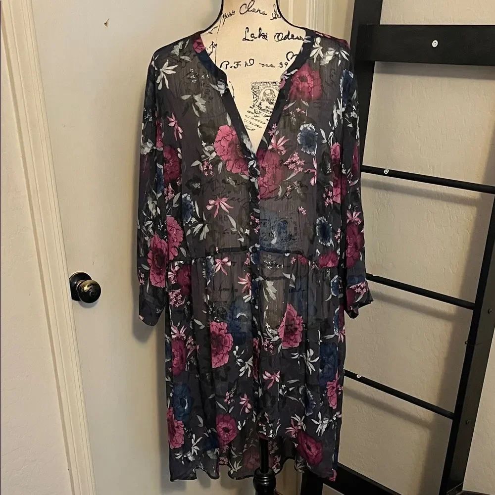 Torrid Floral Design Sheer Button V-Neck Hi-Lo Tunic Modern Bohemian Romantic